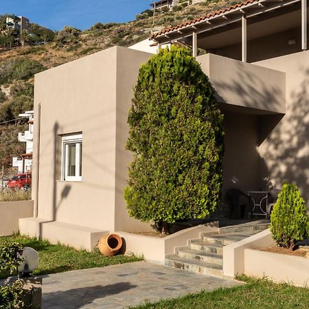 Elio A 1Bdr Apt With Garden 1 Min From The Beach By Hospi Iraklio Exterior foto